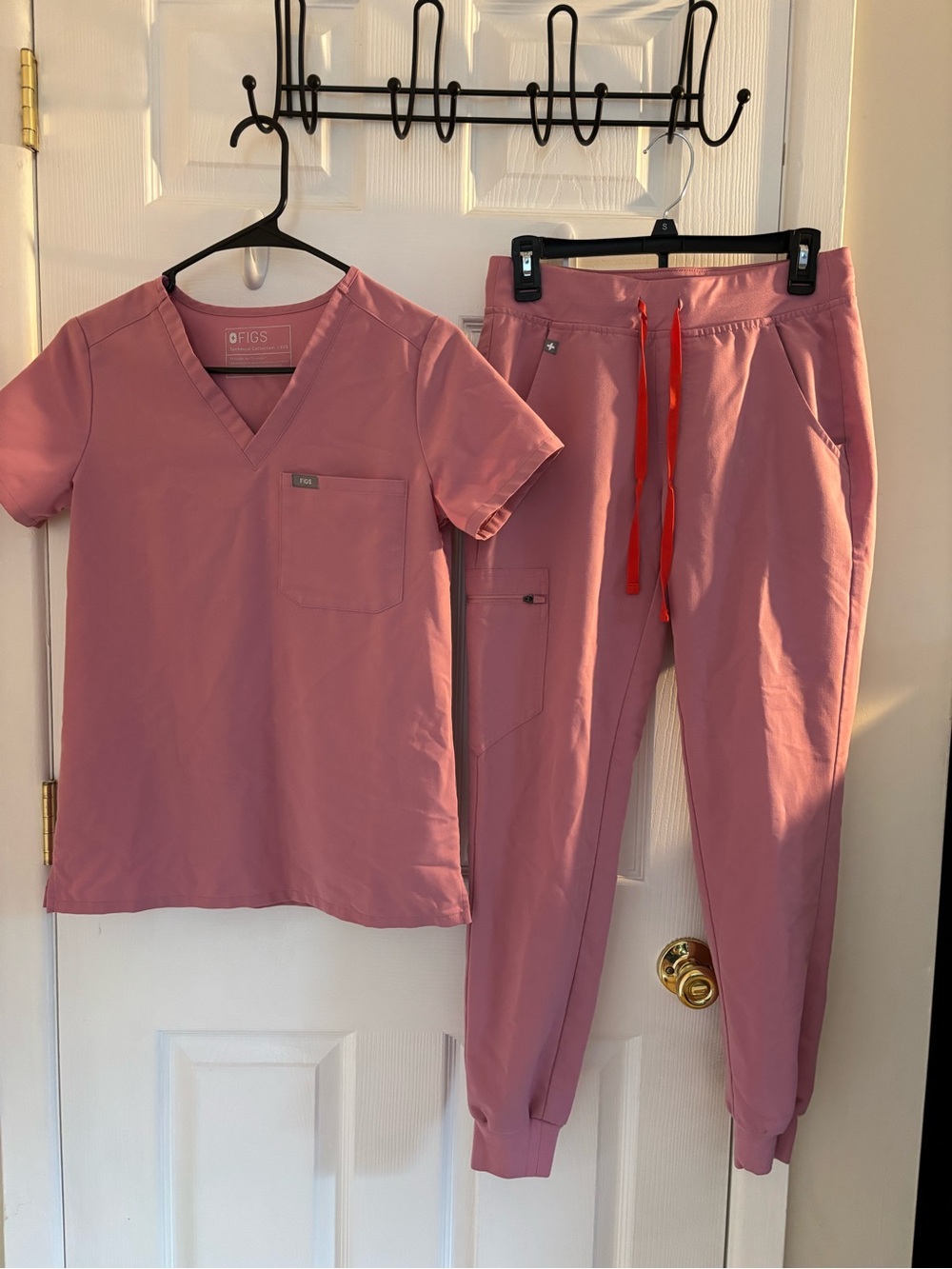 Figs Mauve V-Neck Scrub Top with Black Hanger Detail